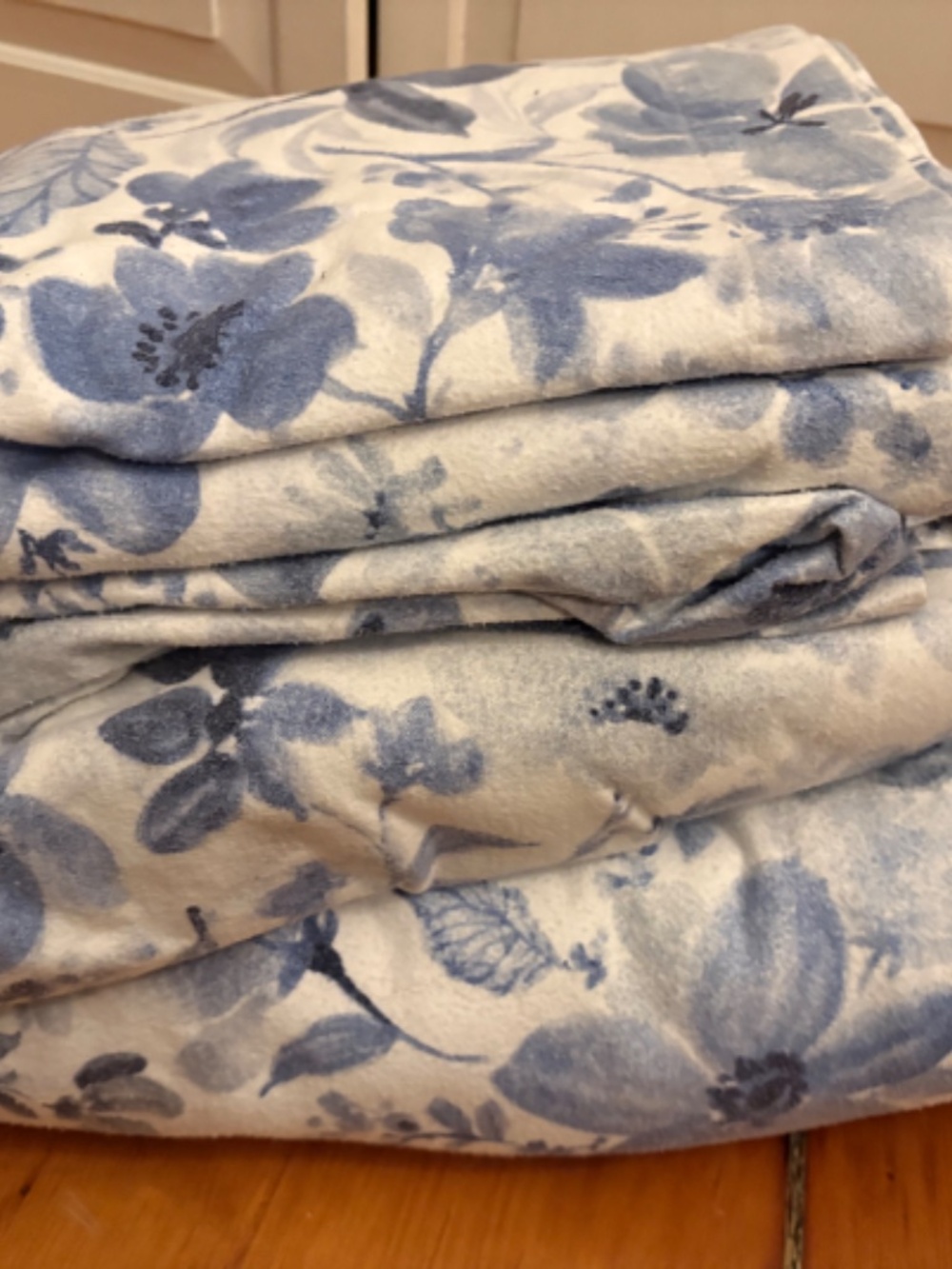 Garnet Hill Twin Flannel sheet set AND duvet cover. Excellent condition.